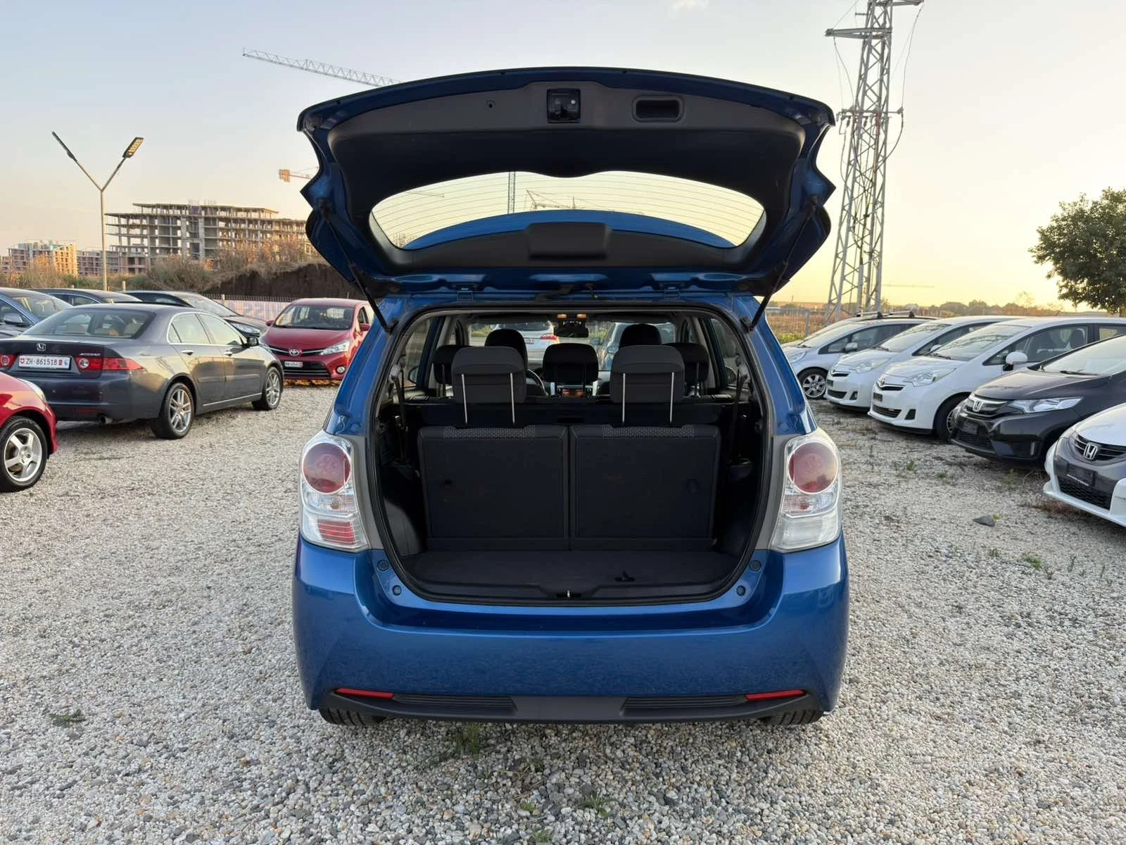 Toyota Verso 1.8i FACE, снимка 8 - Автомобили и джипове - 55304609