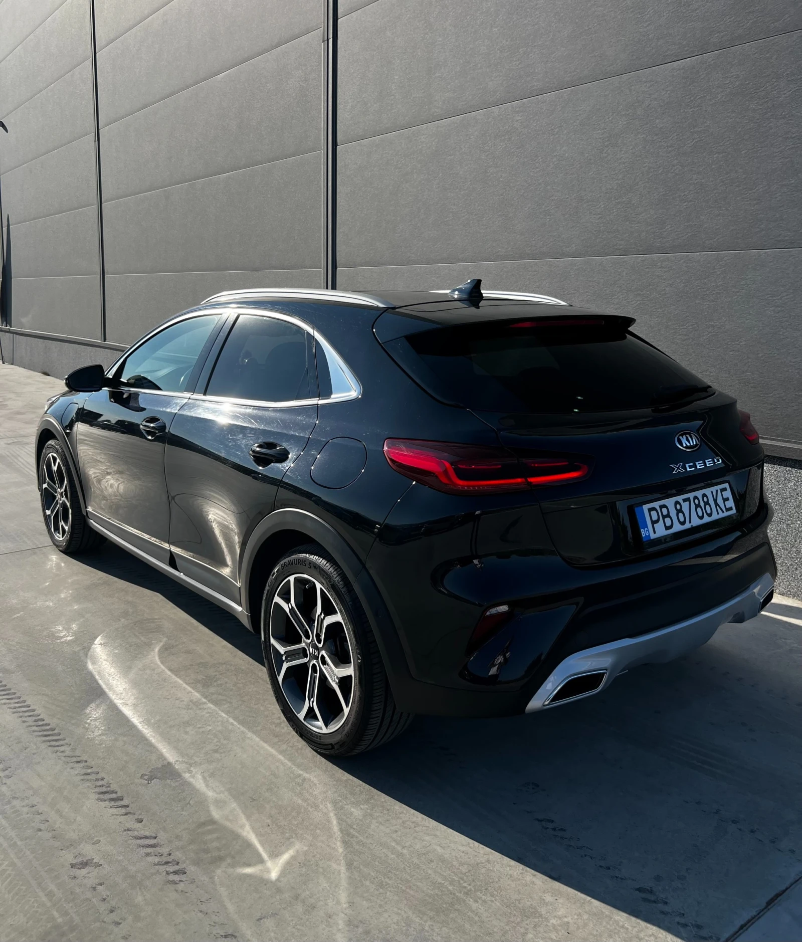 Kia XCeed Plug-In Hybrid Platinum, снимка 4 - Автомобили и джипове - 55623209