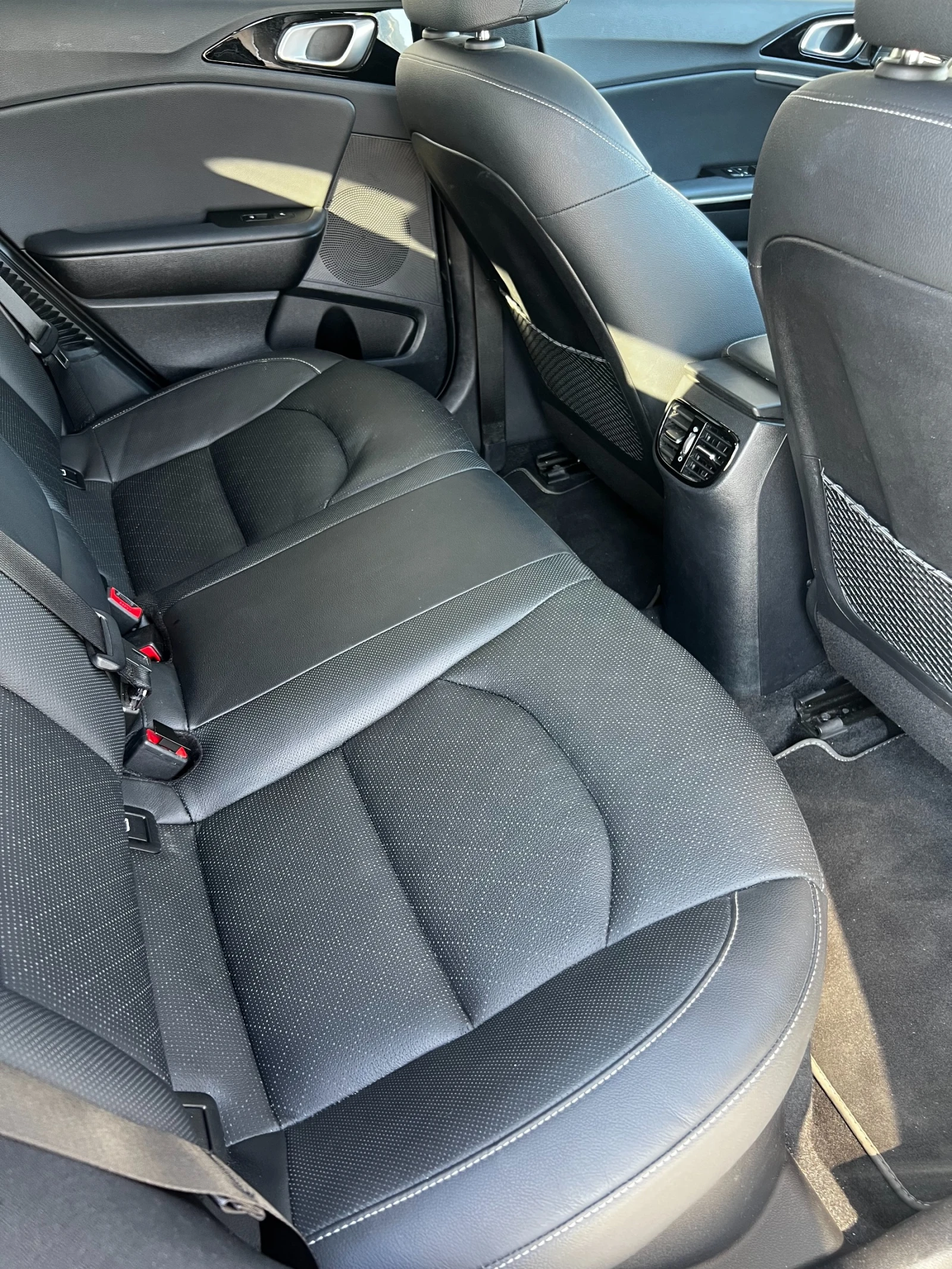 Kia XCeed Plug-In Hybrid Platinum, снимка 13 - Автомобили и джипове - 55623209