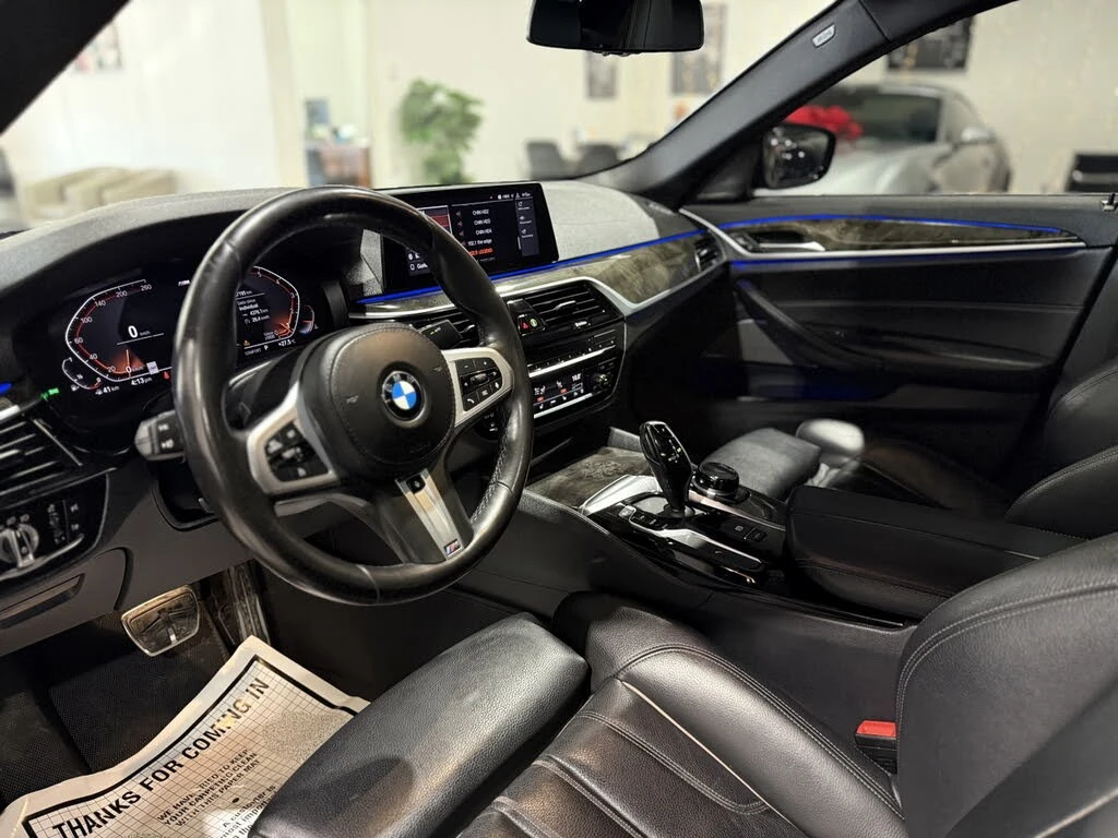 BMW 530 xDrive Sedan AWD/Drive-Assists/H&K Sound, снимка 7 - Автомобили и джипове - 55684395