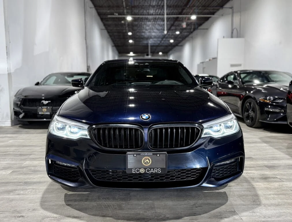BMW 530 xDrive Sedan AWD/Drive-Assists/H&K Sound, снимка 3 - Автомобили и джипове - 55684395