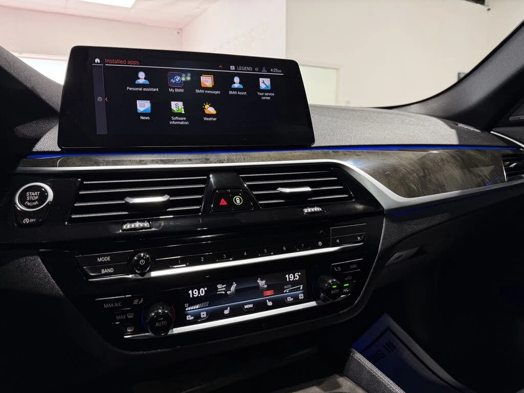 BMW 530 xDrive Sedan AWD/Drive-Assists/H&K Sound, снимка 15 - Автомобили и джипове - 55684395