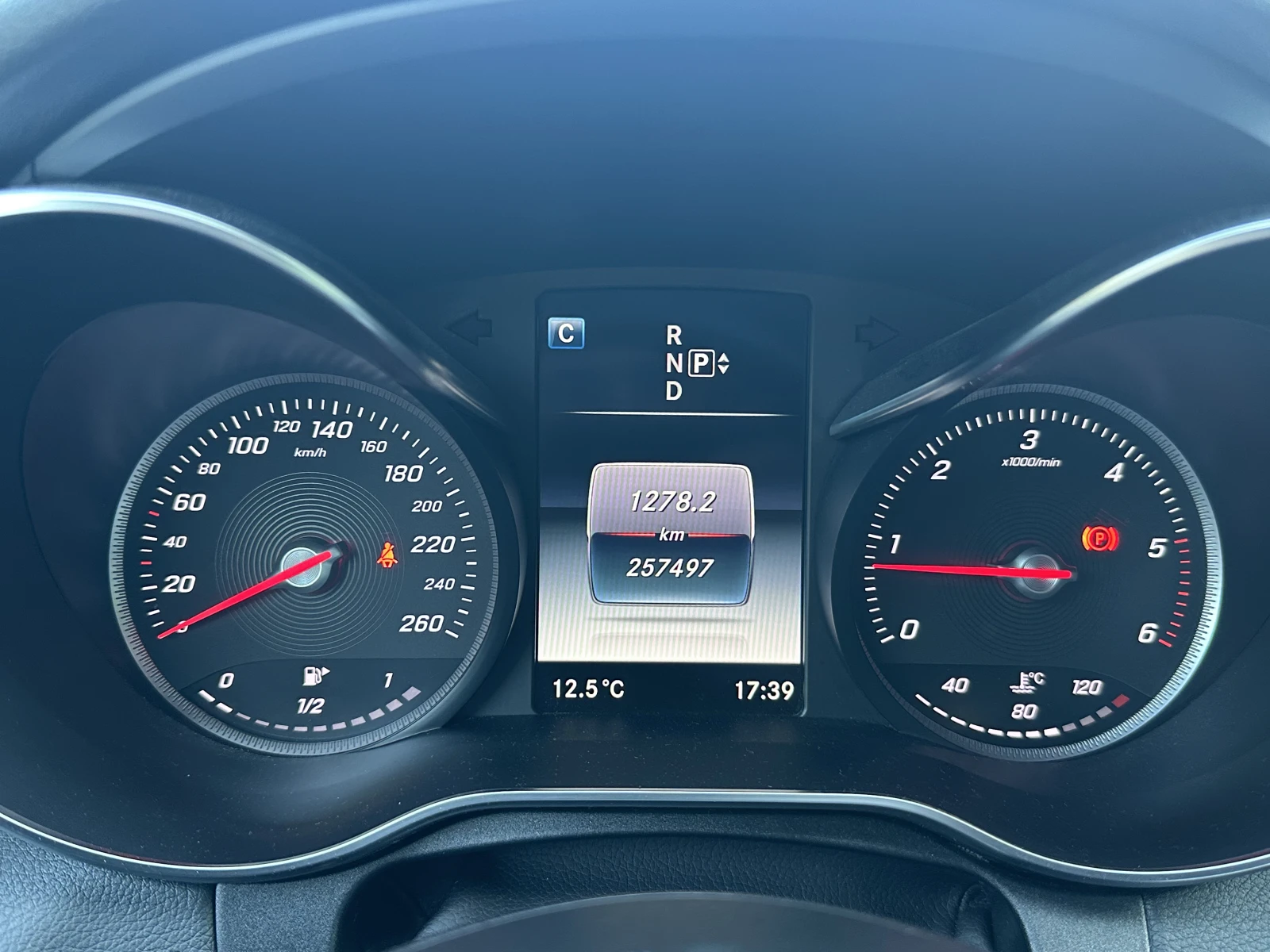 Mercedes-Benz C 220 d, снимка 12 - Автомобили и джипове - 56316202