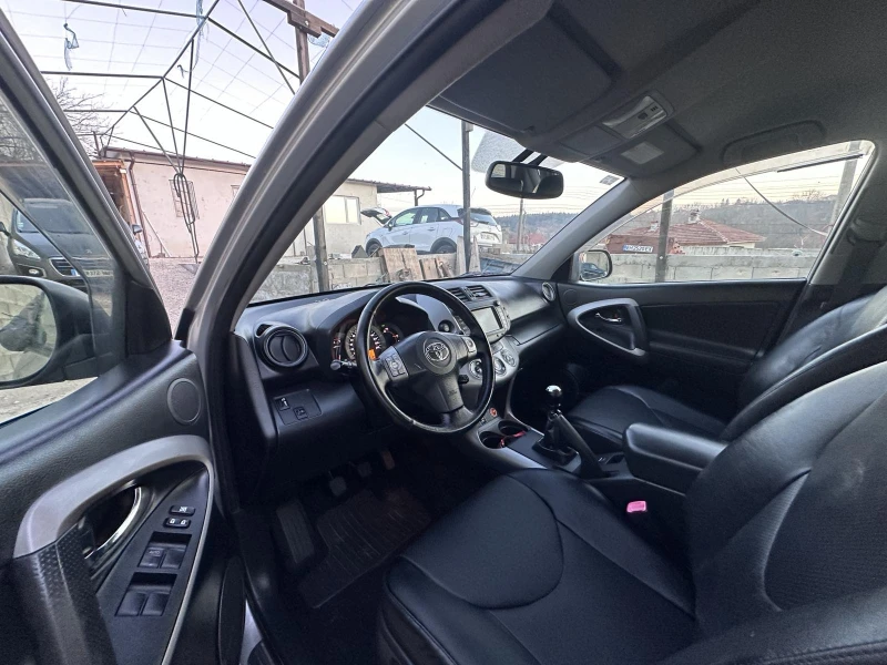 Toyota Rav4 2.2D 136кс Кожа, Нави, Keyless  , снимка 9 - Автомобили и джипове - 48731313