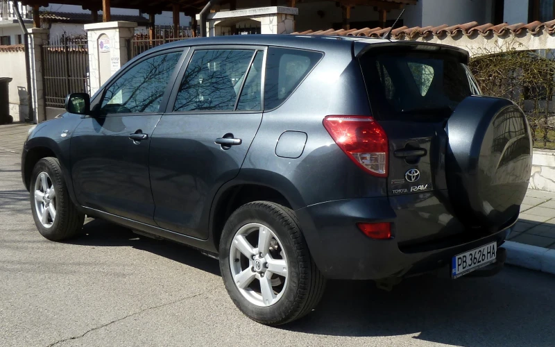 Toyota Rav4, снимка 2 - Автомобили и джипове - 49255246