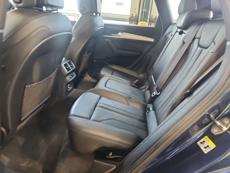 Audi Q5 Technik* Sline* B&O* Distr* Digital* 360* Пано* , снимка 10 - Автомобили и джипове - 52318026