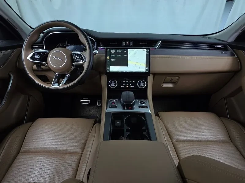 Jaguar F-PACE P 250 Se, снимка 7 - Автомобили и джипове - 56293068