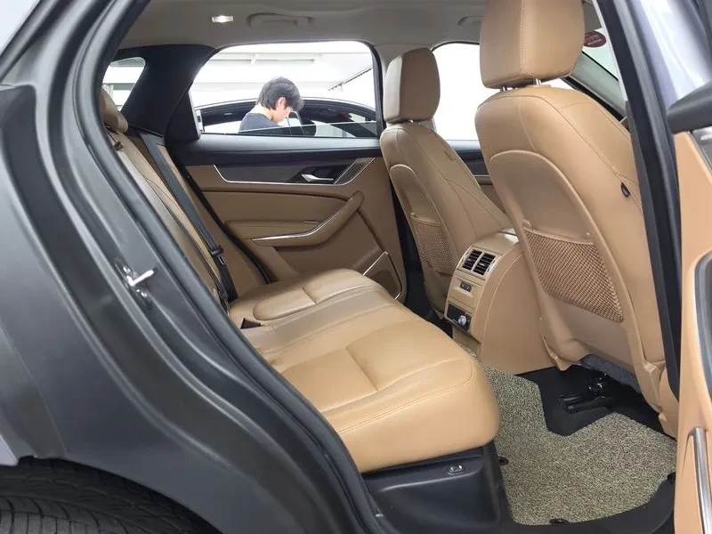 Jaguar F-PACE P 250 Se, снимка 12 - Автомобили и джипове - 56293068