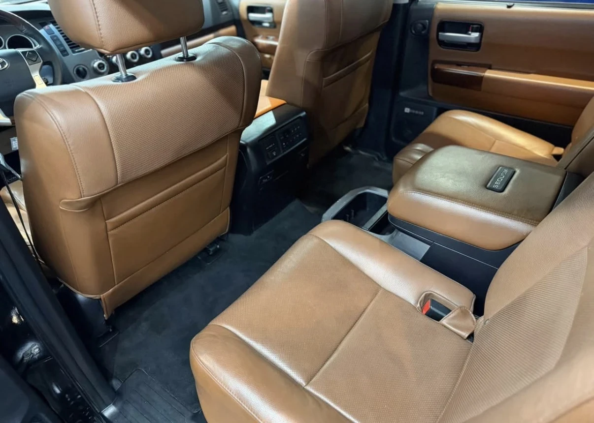 Toyota Sequoia PLATINUM * 4WD * 7 МЕСТА * CARFAX * , снимка 8 - Автомобили и джипове - 54144872