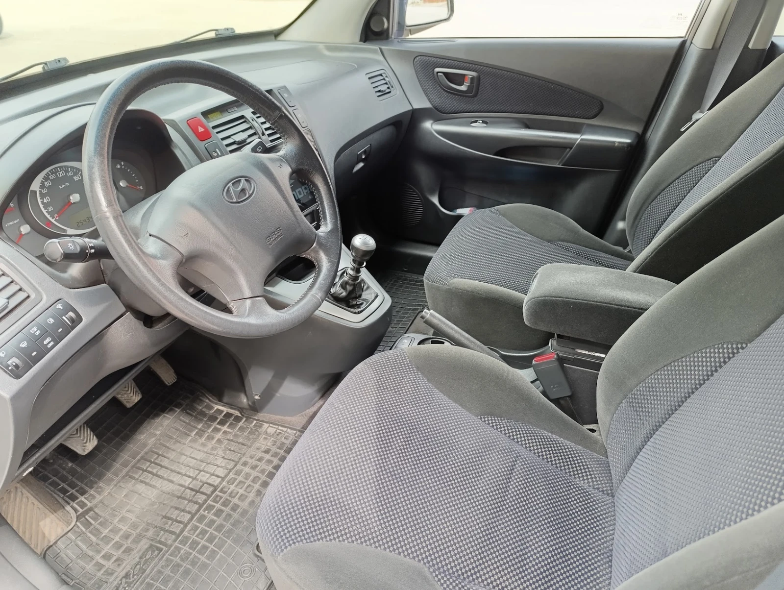 Hyundai Tucson, снимка 12 - Автомобили и джипове - 54181522
