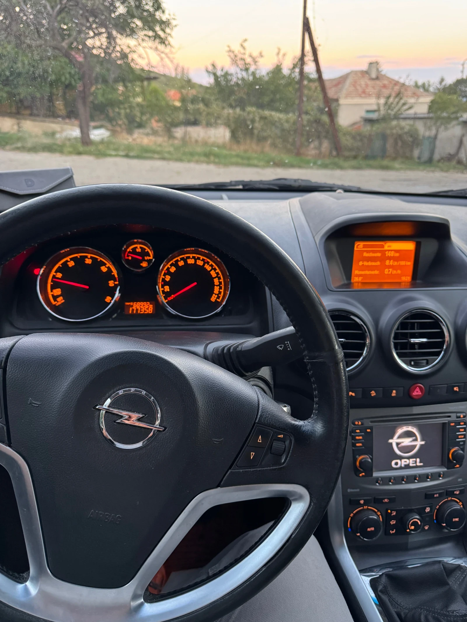 Opel Antara, снимка 5 - Автомобили и джипове - 54863548