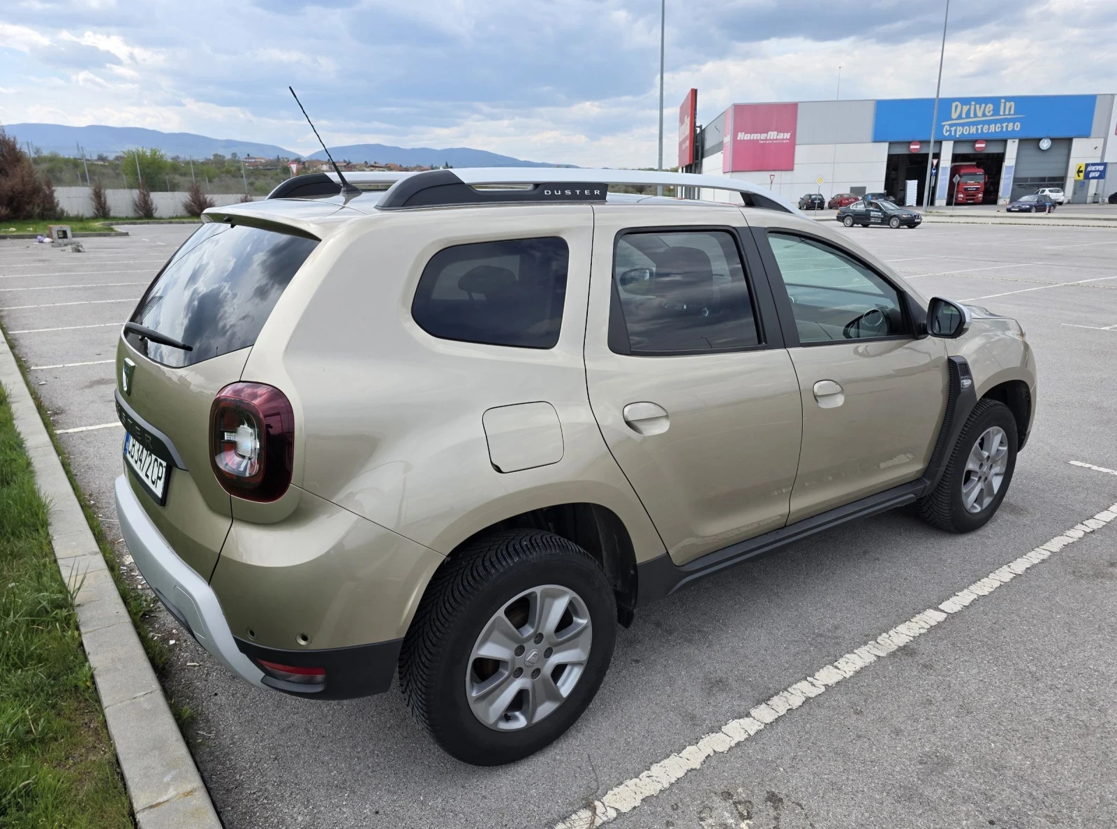 Dacia Duster 1.5 Dci Prestige, снимка 8 - Автомобили и джипове - 55135057