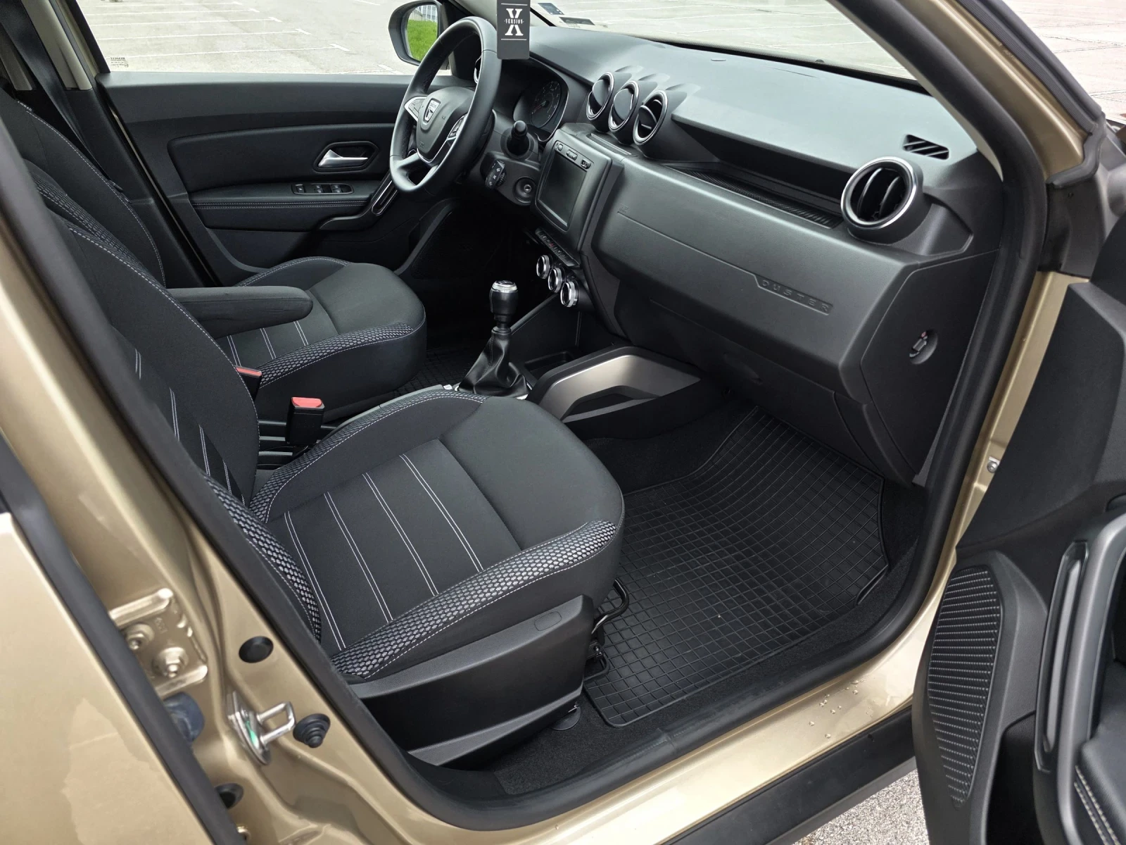 Dacia Duster 1.5 Dci Prestige, снимка 12 - Автомобили и джипове - 55135057