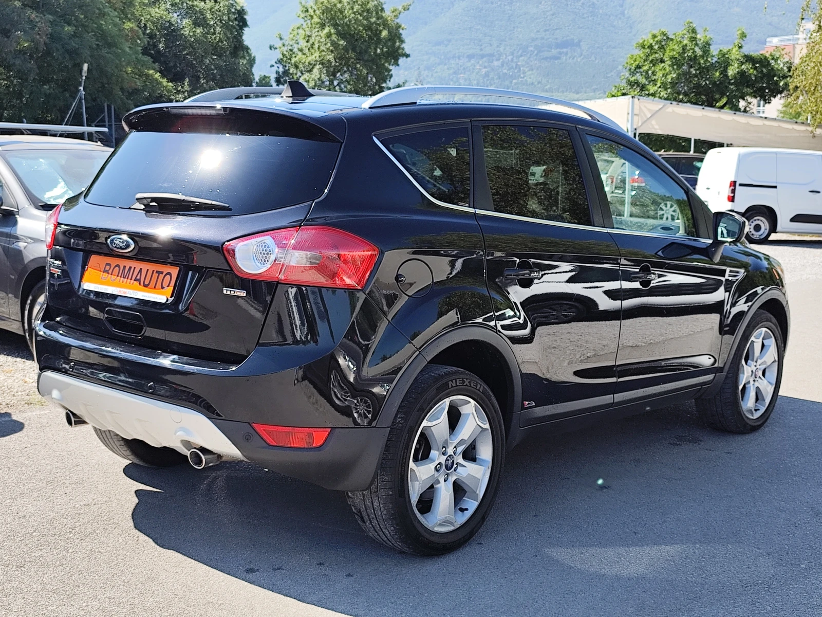 Ford Kuga 2.0TDCi* 4x4* АВТОМАТИК* TITANIUM* ПАНОРАМА* , снимка 4 - Автомобили и джипове - 55229378