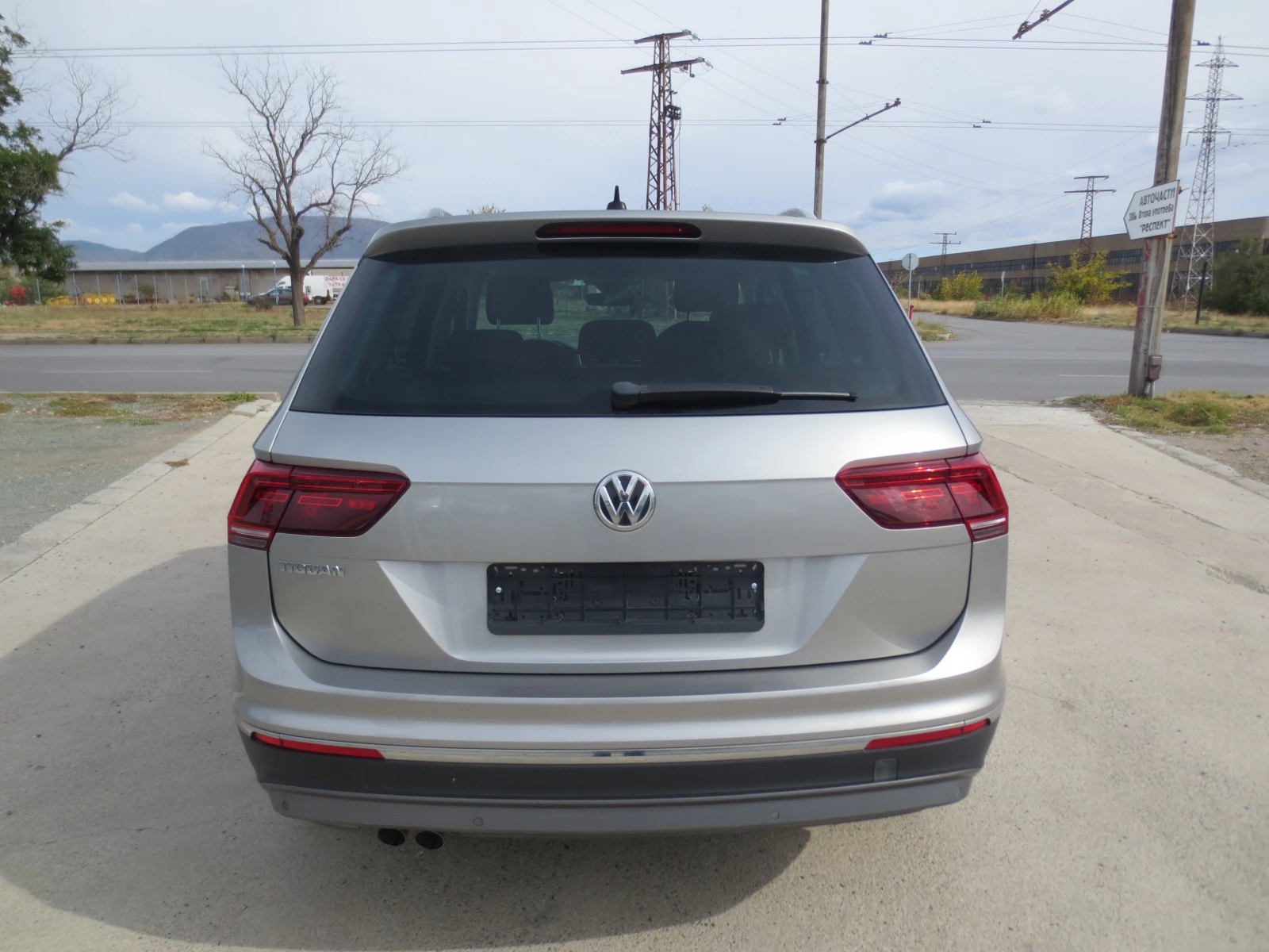 VW Tiguan 2.0 TDI , снимка 6 - Автомобили и джипове - 56542025