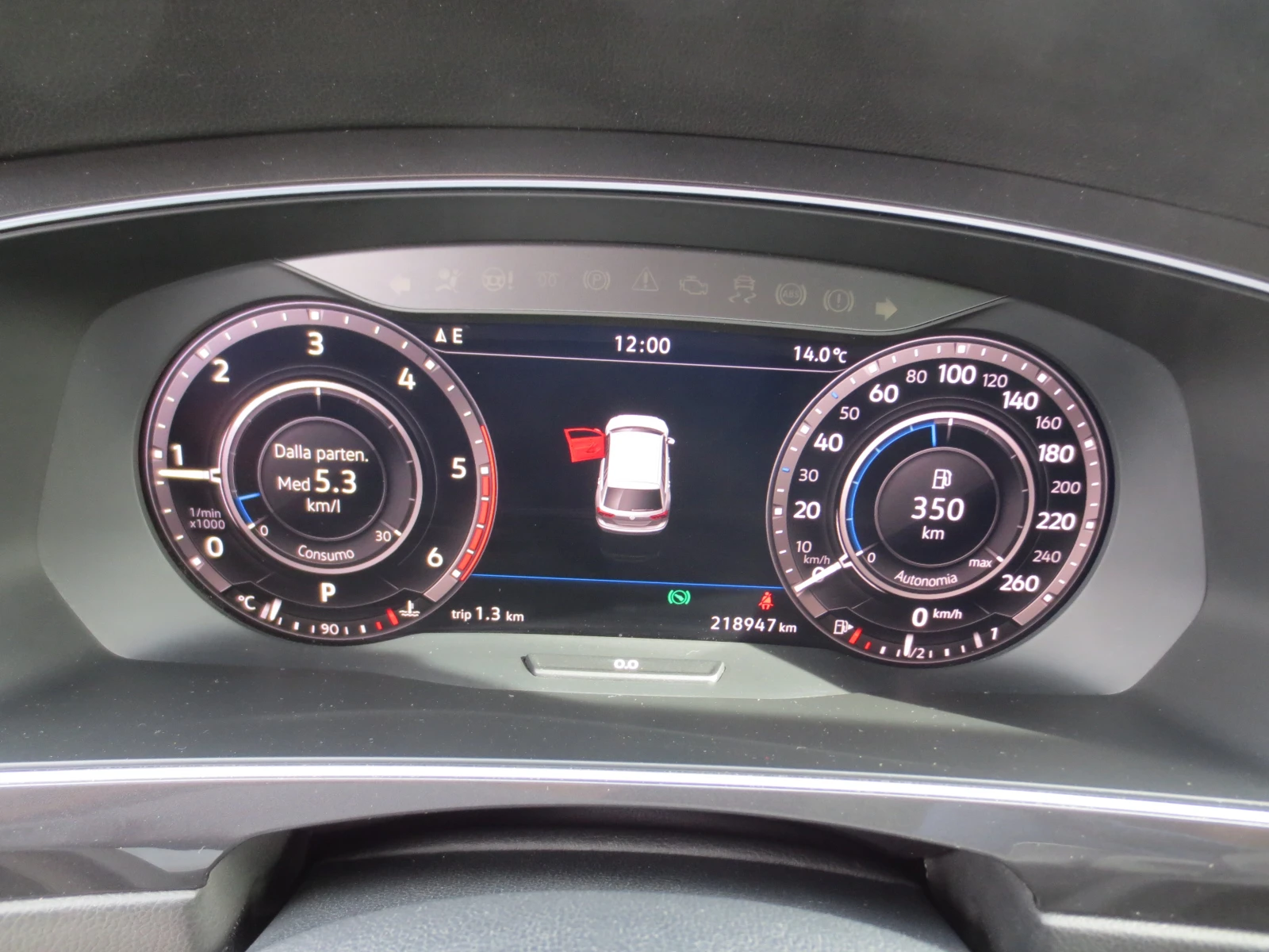 VW Tiguan 2.0 TDI , снимка 10 - Автомобили и джипове - 56542025