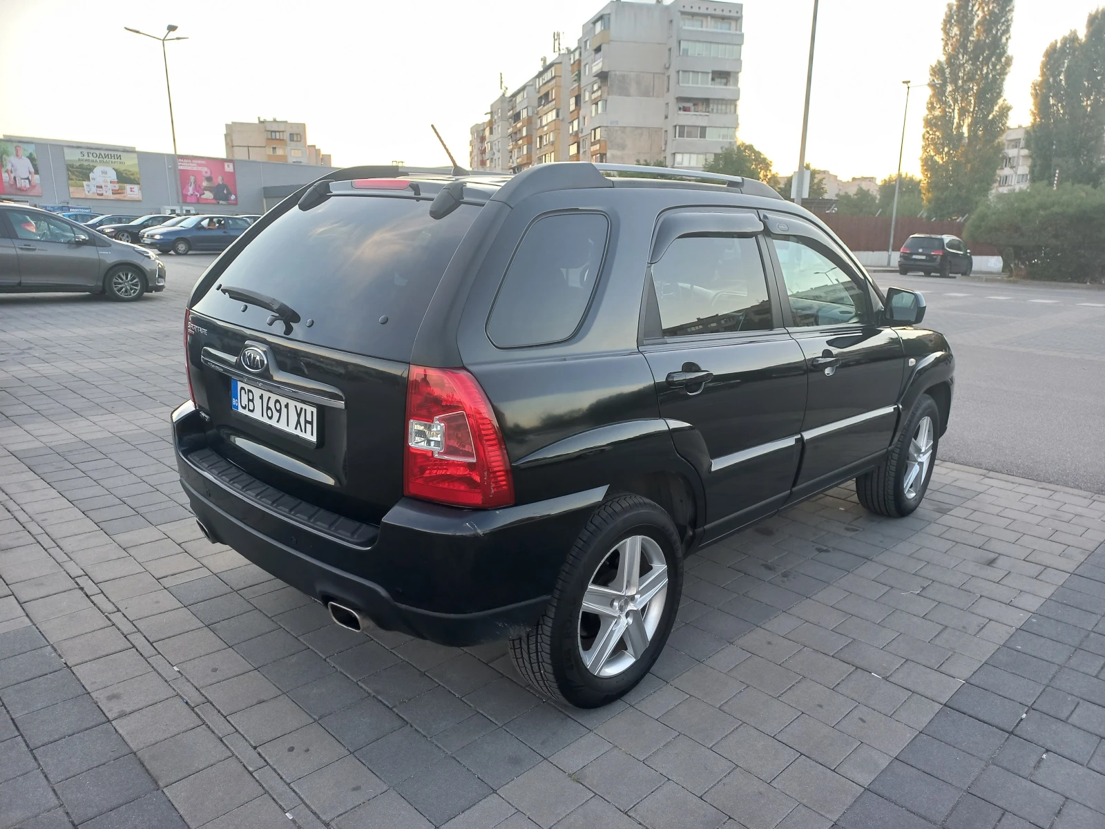 Kia Sportage 2.0 16V, снимка 3 - Автомобили и джипове - 56623840