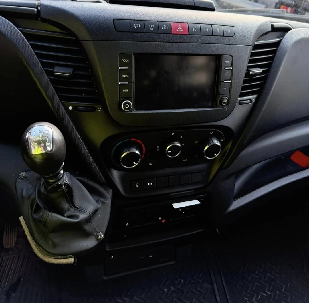 Iveco Daily 50c18* 3.5тона* ЩОРА* БОРД* КЛИМА* ШВЕЙЦАРИЯ* , снимка 9 - Бусове и автобуси - 54151543