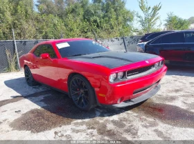 Dodge Challenger 6.1L V-8 ,    425HP Rear Wheel Drive, снимка 1