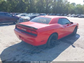 Dodge Challenger 6.1L V-8 ,    425HP Rear Wheel Drive, снимка 9