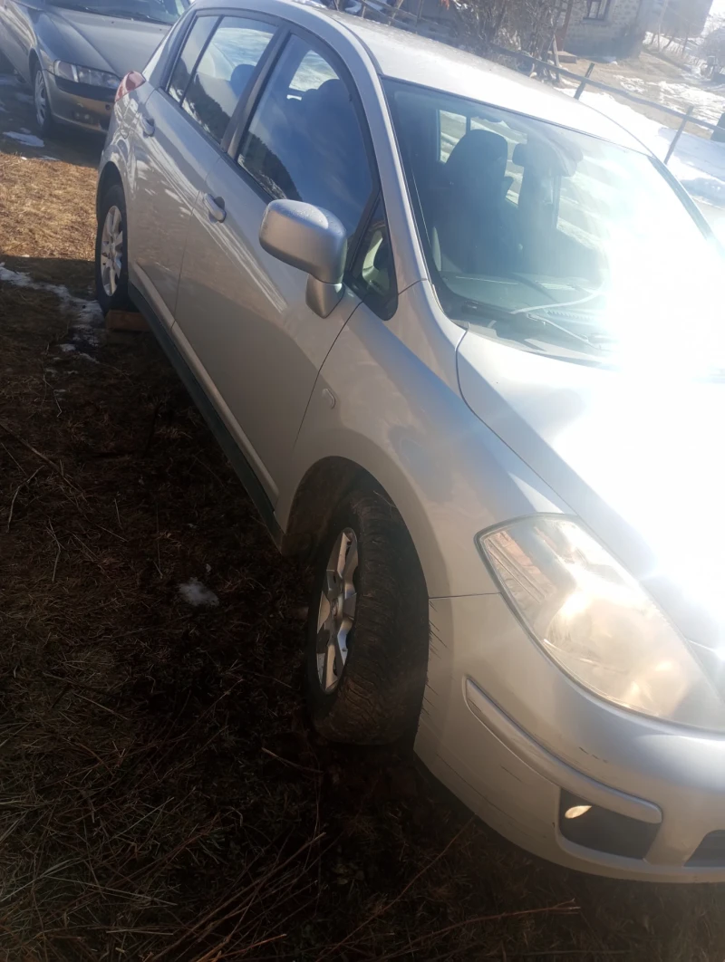 Nissan Tiida, снимка 14 - Автомобили и джипове - 48727479