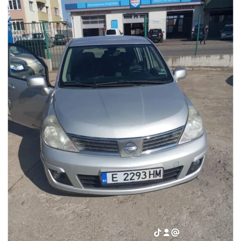 Nissan Tiida, снимка 1 - Автомобили и джипове - 48727479