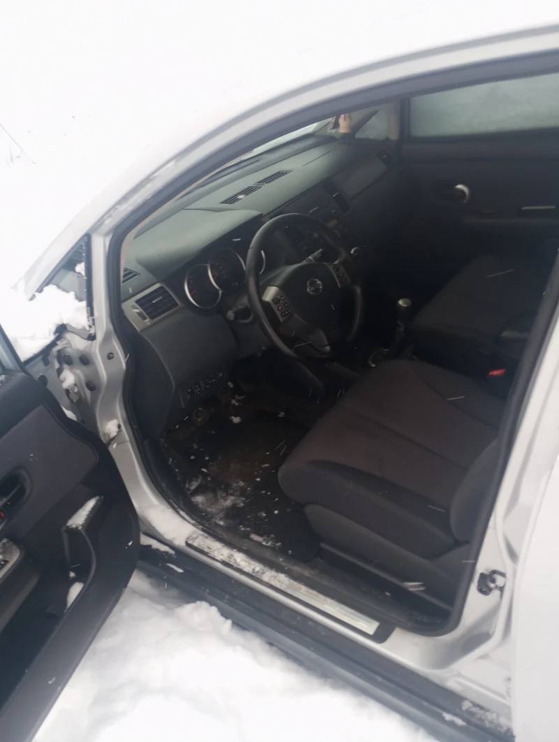 Nissan Tiida, снимка 16 - Автомобили и джипове - 48727479