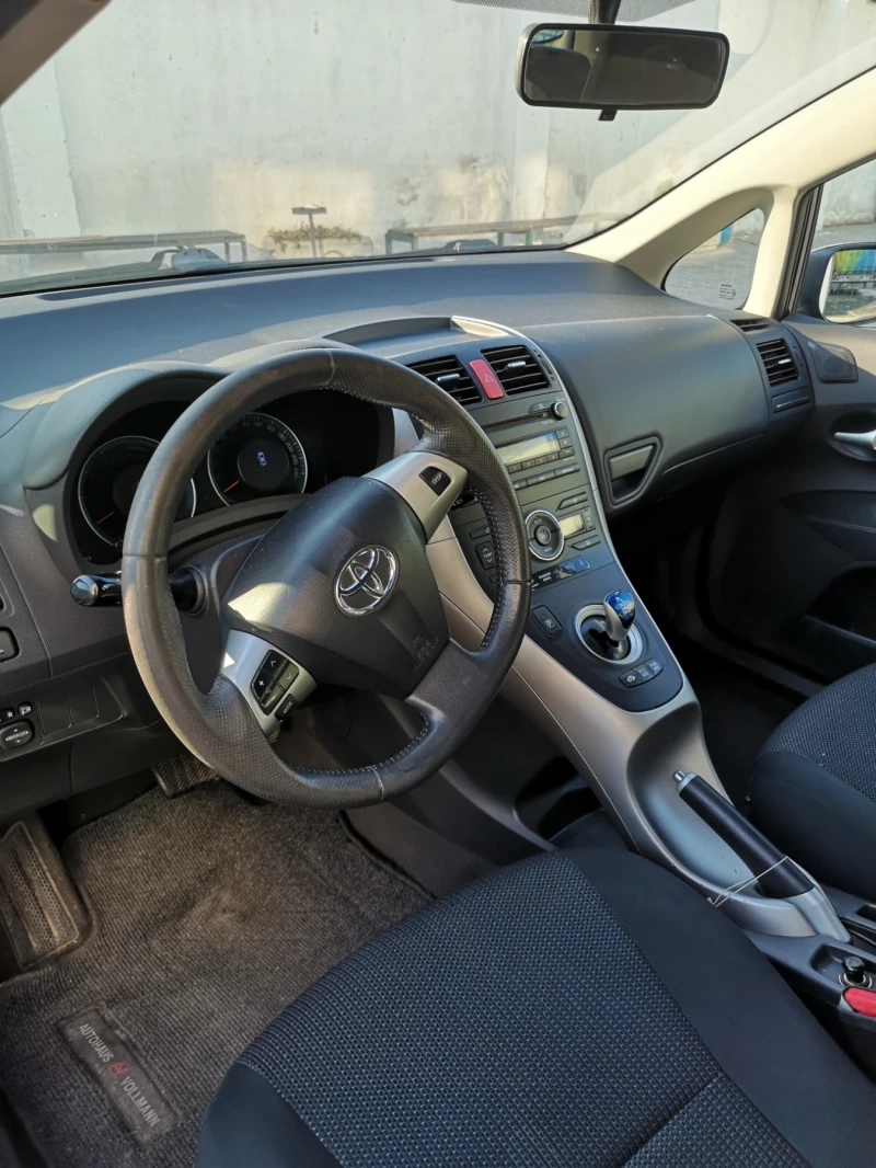 Toyota Auris, снимка 3 - Автомобили и джипове - 49027426