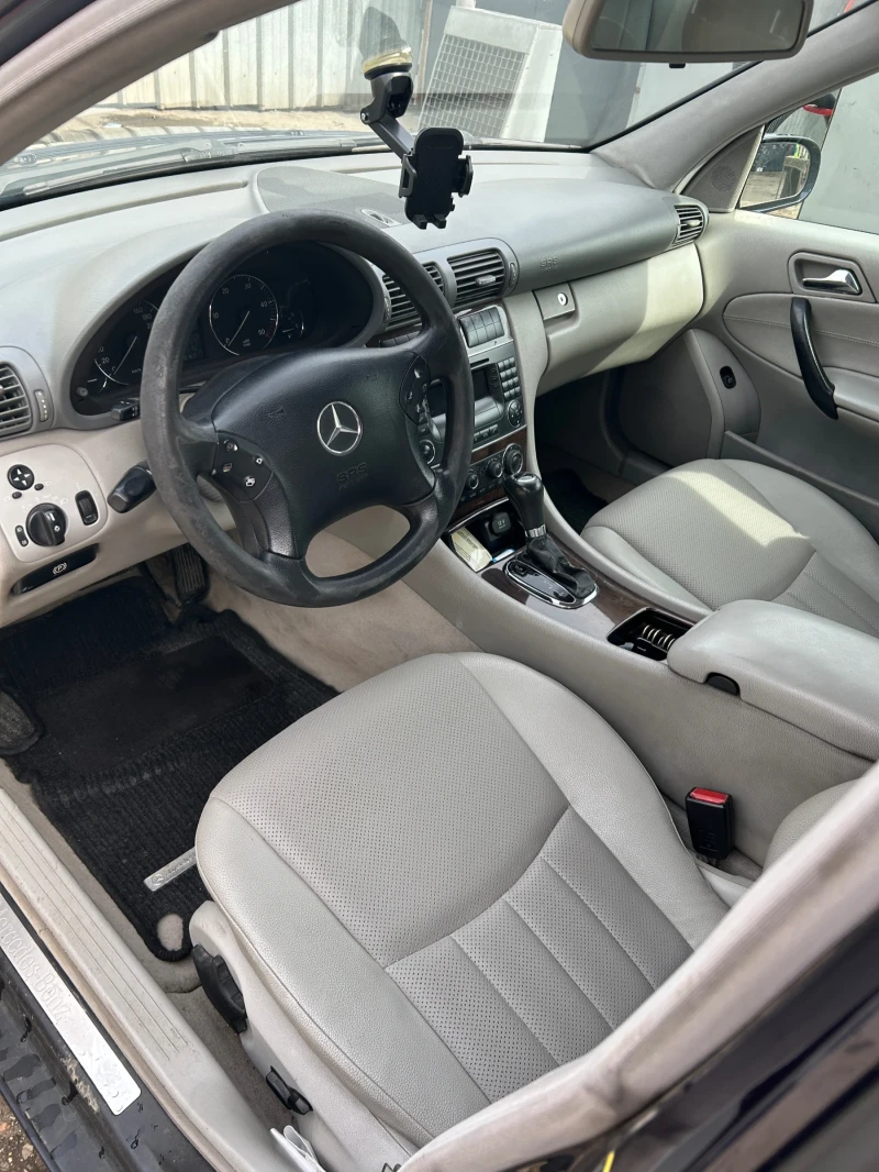 Mercedes-Benz C 220, снимка 9 - Автомобили и джипове - 49604098