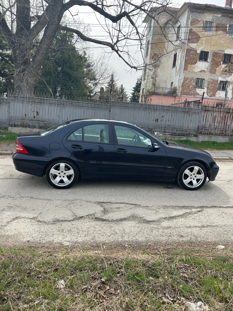 Mercedes-Benz C 220, снимка 1 - Автомобили и джипове - 49604098