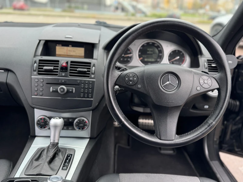 Mercedes-Benz C 320, снимка 9 - Автомобили и джипове - 52373825