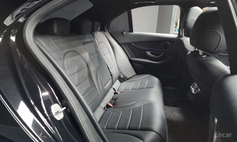 Mercedes-Benz C 200, снимка 12 - Автомобили и джипове - 52940738
