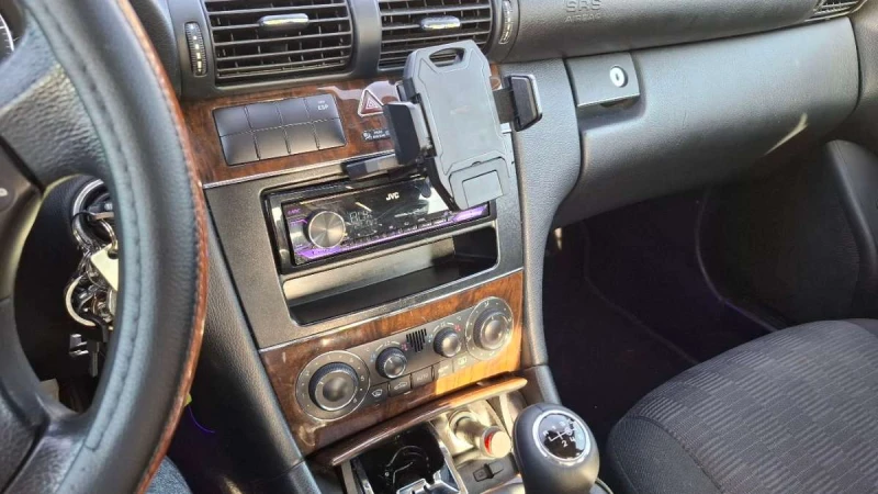 Mercedes-Benz C 220 2.2цди, снимка 13 - Автомобили и джипове - 53581333