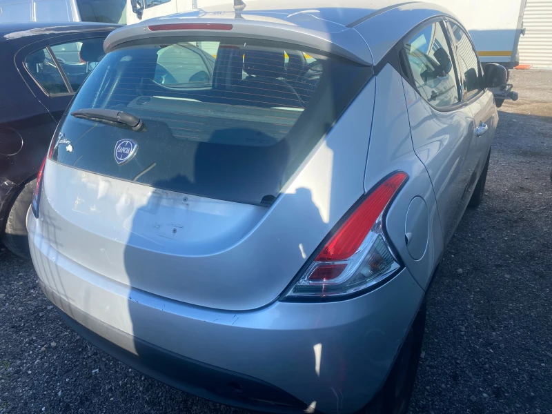 Lancia Ypsilon 0.9T CNG EURO6, снимка 4 - Автомобили и джипове - 53131671