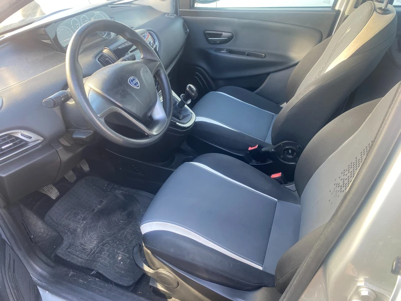 Lancia Ypsilon 0.9T CNG EURO6, снимка 5 - Автомобили и джипове - 53131671