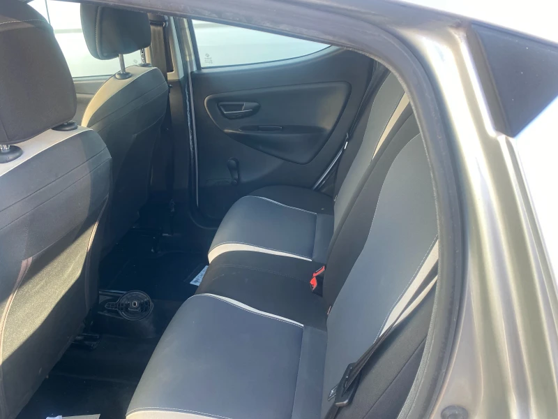 Lancia Ypsilon 0.9T CNG EURO6, снимка 6 - Автомобили и джипове - 53131671