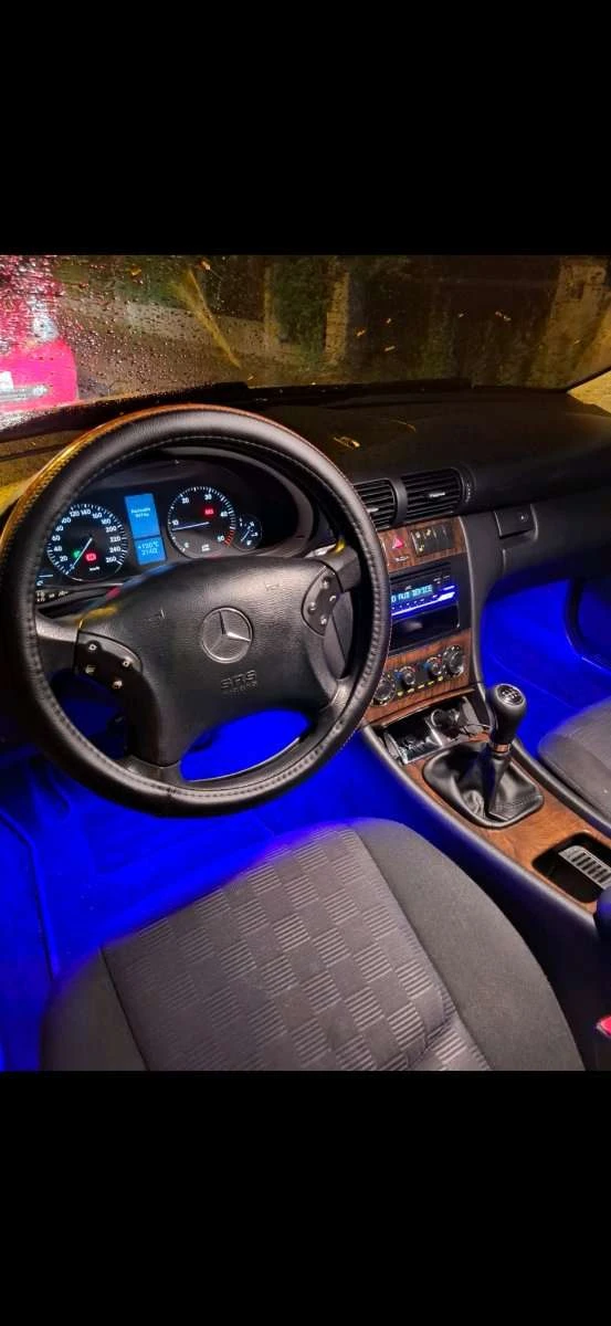 Mercedes-Benz C 220 2.2цди, снимка 14 - Автомобили и джипове - 53581333