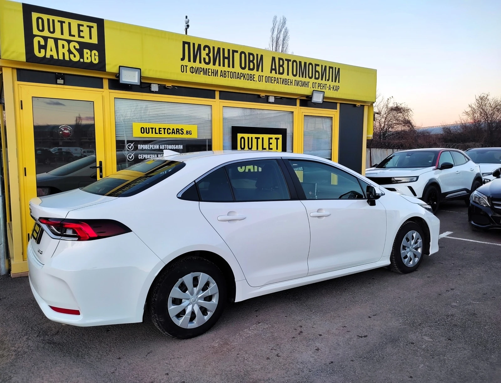 Toyota Corolla 1.8 Hybrid Business - изображение 4