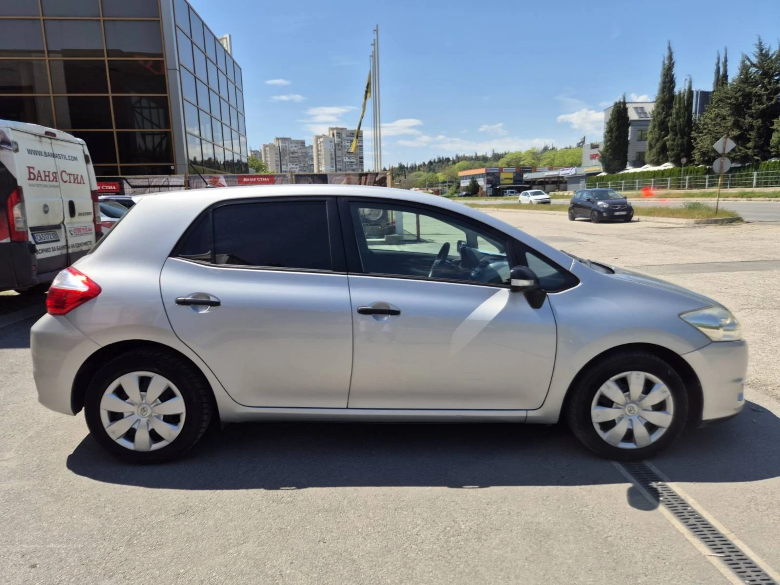 Toyota Auris 1, 3 benzin 4 cilindara 99 hp - изображение 3