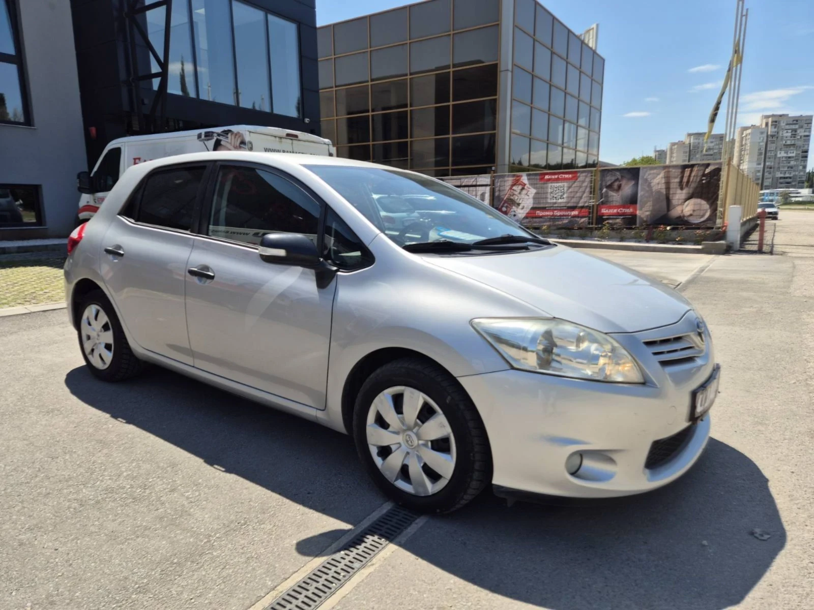 Toyota Auris 1, 3 benzin 4 cilindara 99 hp - изображение 4