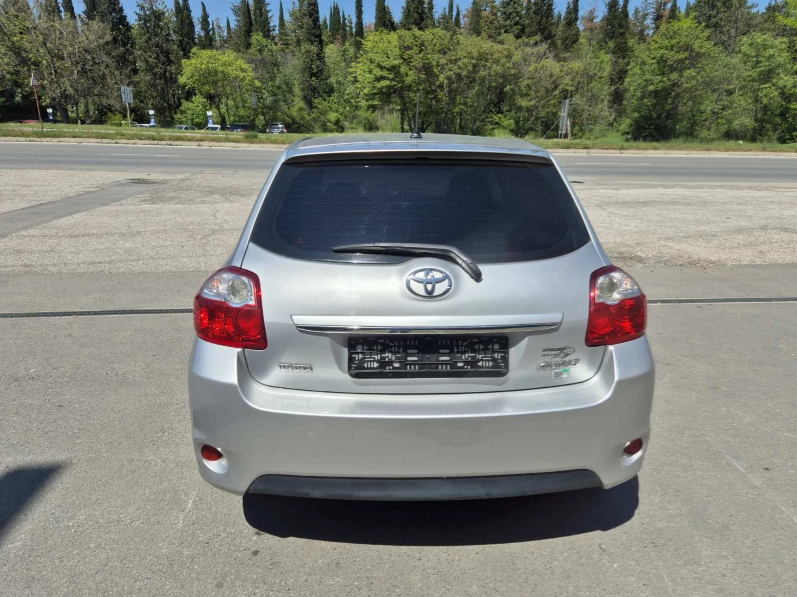 Toyota Auris 1, 3 benzin 4 cilindara 99 hp - изображение 8