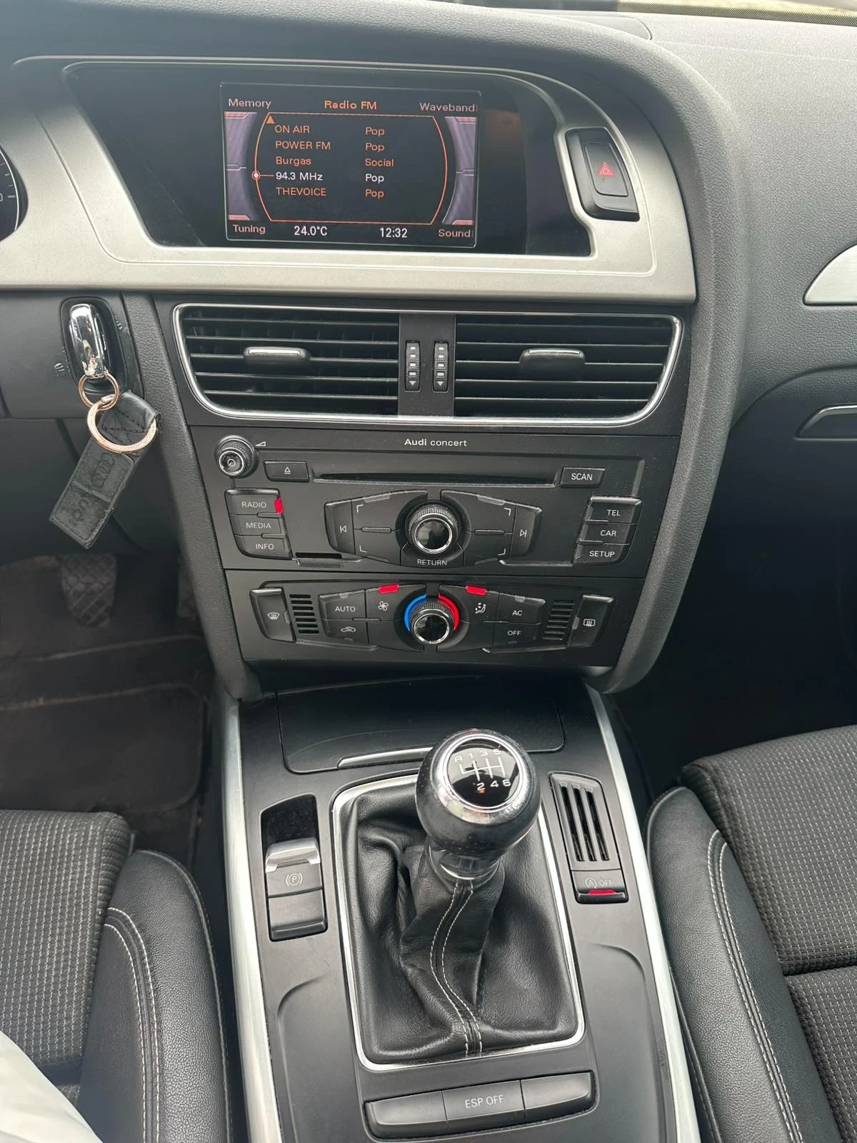 Audi A4 2.0TDI S-line - изображение 8