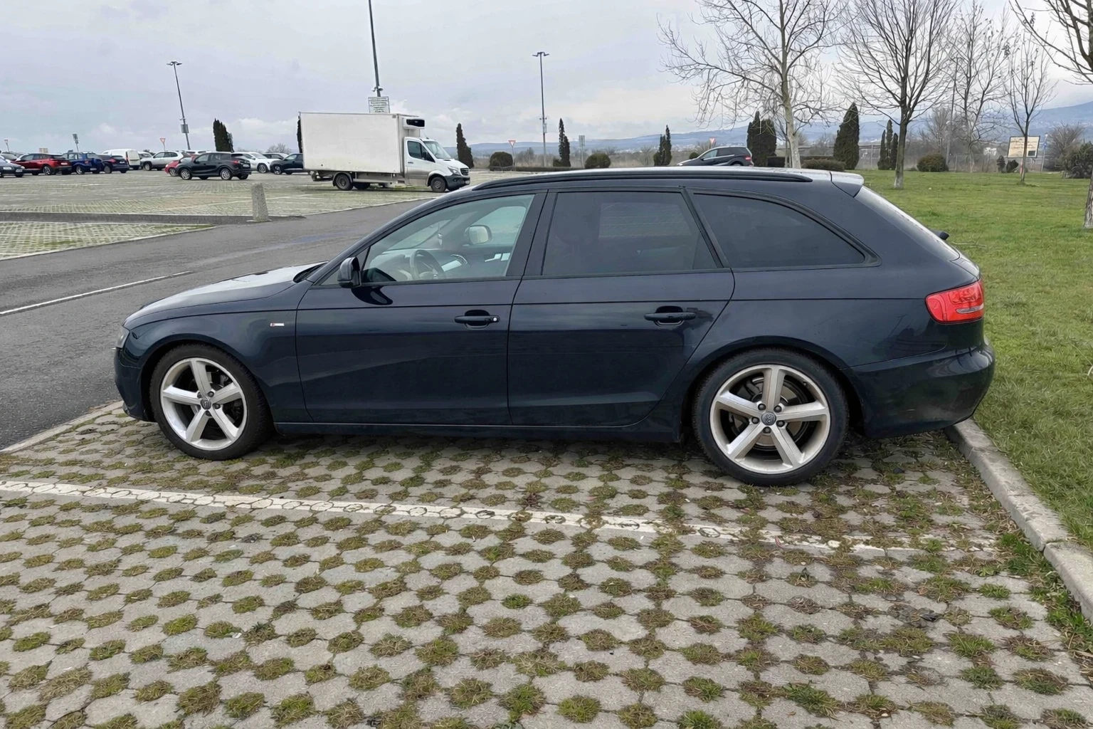 Audi A4 2.0TDI S-line - изображение 4