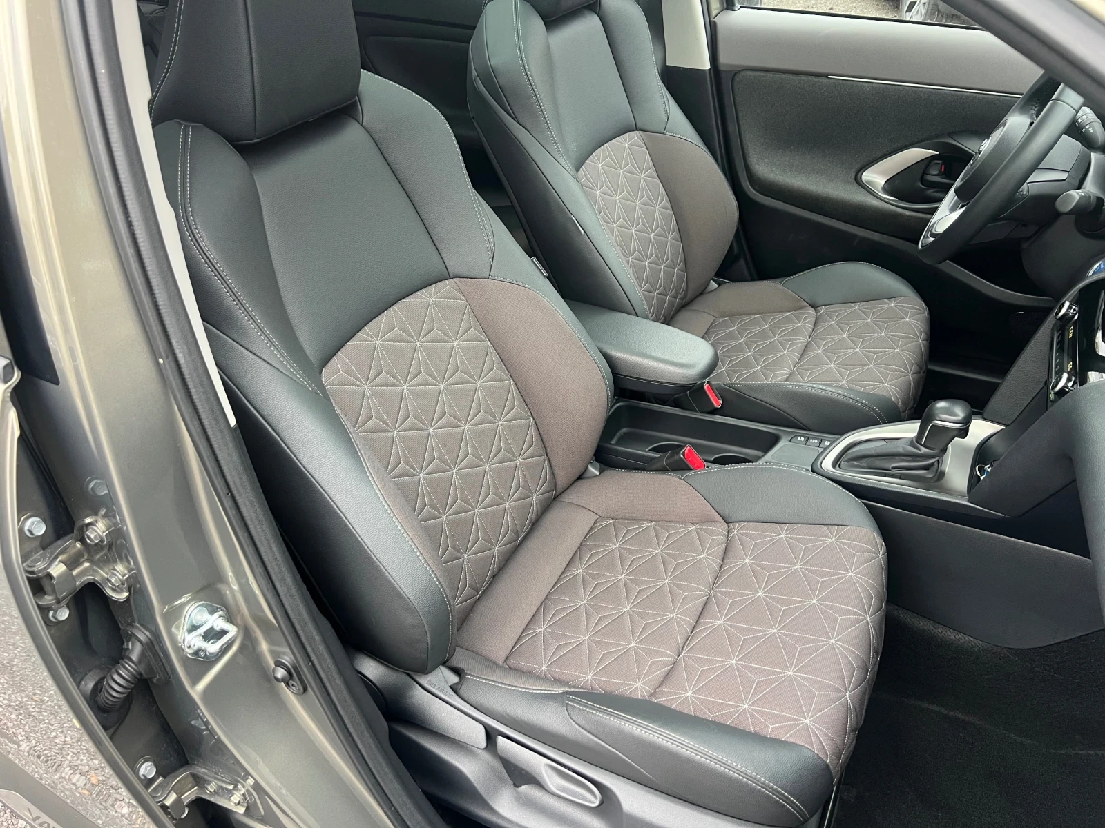 Toyota Yaris Cross 1.5 HYBRID ��������/����/��� ������/������/���� | Mobile.bg � ����������� 11