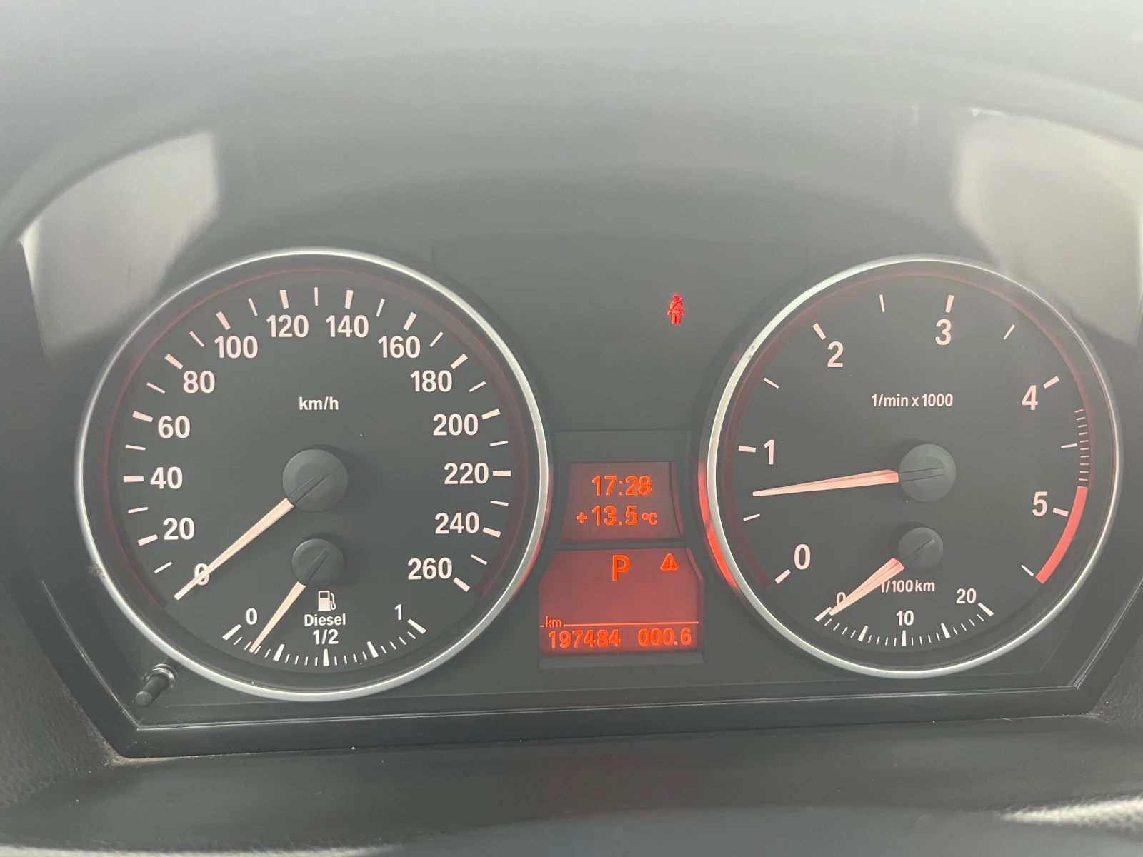 BMW 330 M PACKET - Panorama - SWISS, снимка 17 - Автомобили и джипове - 54399849