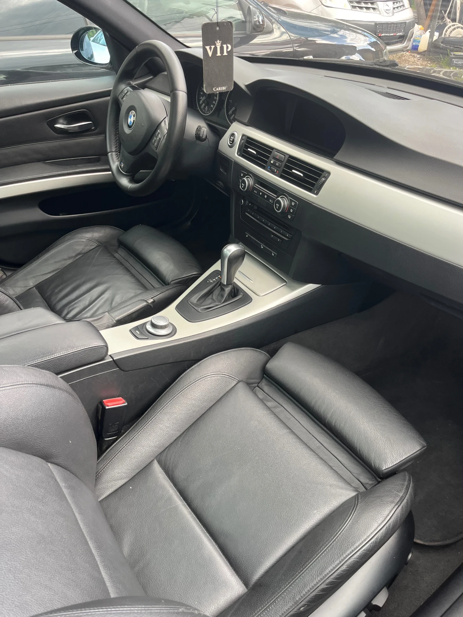 BMW 330 M PACKET - Panorama - SWISS, снимка 11 - Автомобили и джипове - 54399849