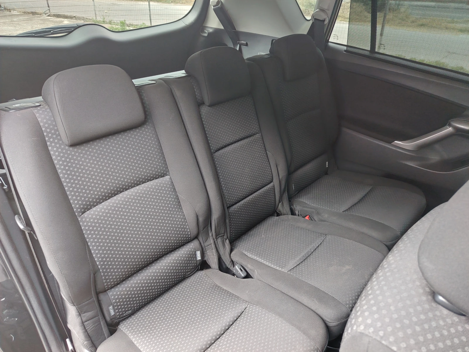 Toyota Verso 1.8 VALVE MATIC, снимка 14 - Автомобили и джипове - 55216596
