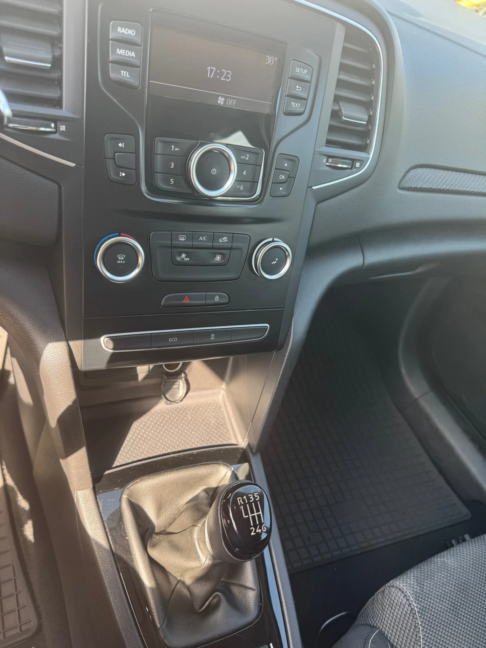 Renault Megane, снимка 9 - Автомобили и джипове - 55223491