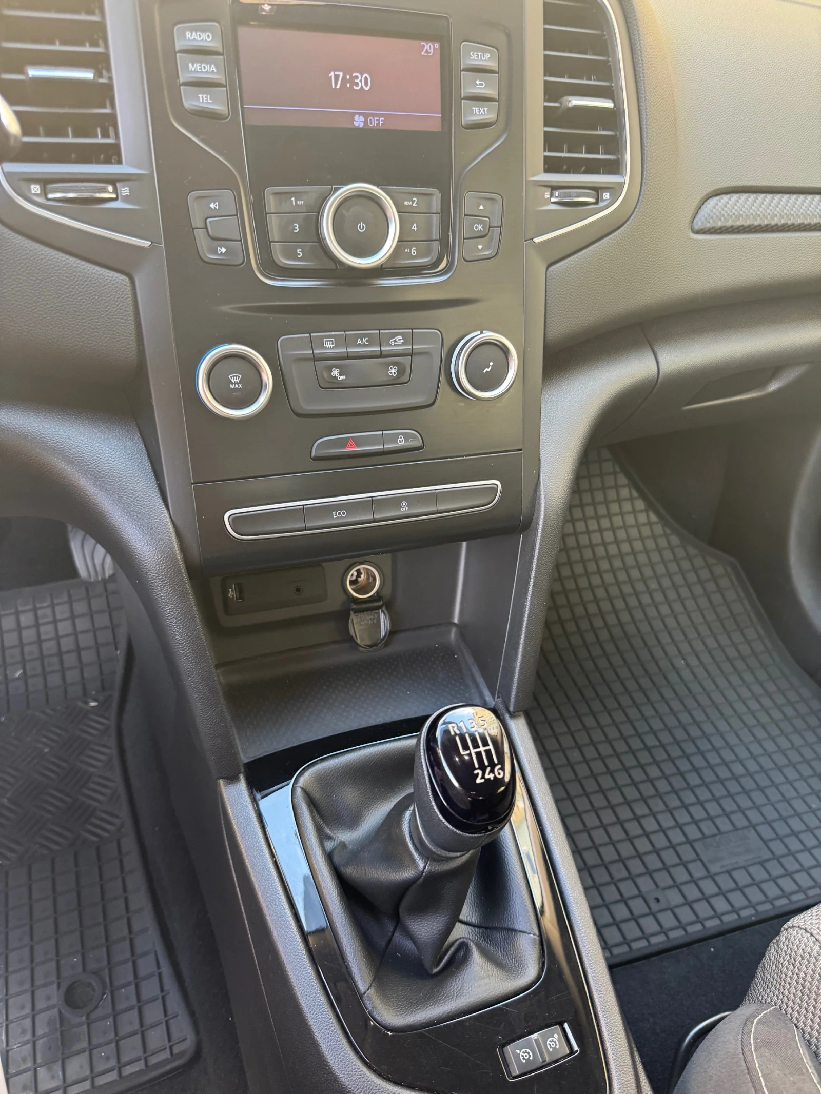 Renault Megane, снимка 8 - Автомобили и джипове - 55223491