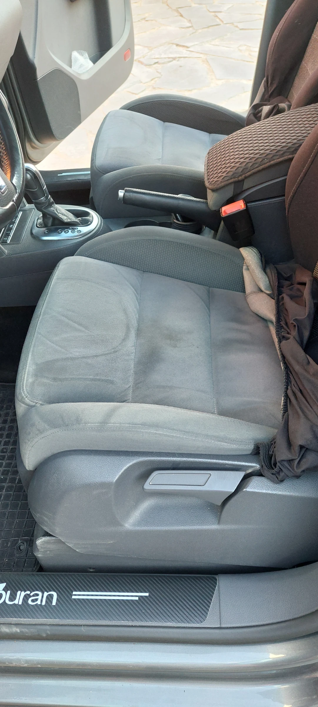 VW Touran 2.TDI, снимка 7 - Автомобили и джипове - 55420635